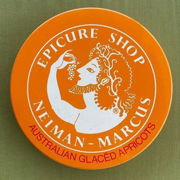 Vintage Sewing Needles Nurge Bobbins Pin Cushions Scissor Thread Neiman’s Tin - Picture 16 of 16